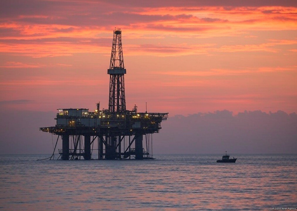 Azerbaijani oil prices dip amid market shifts