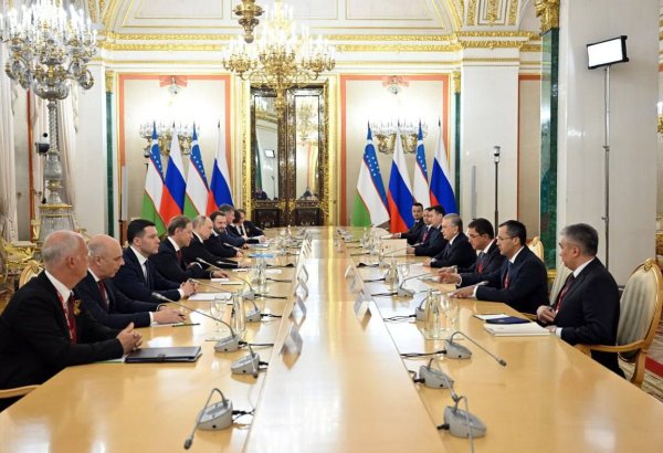 Presidents of Uzbekistan and Russia discuss current agenda of bilateral relations
